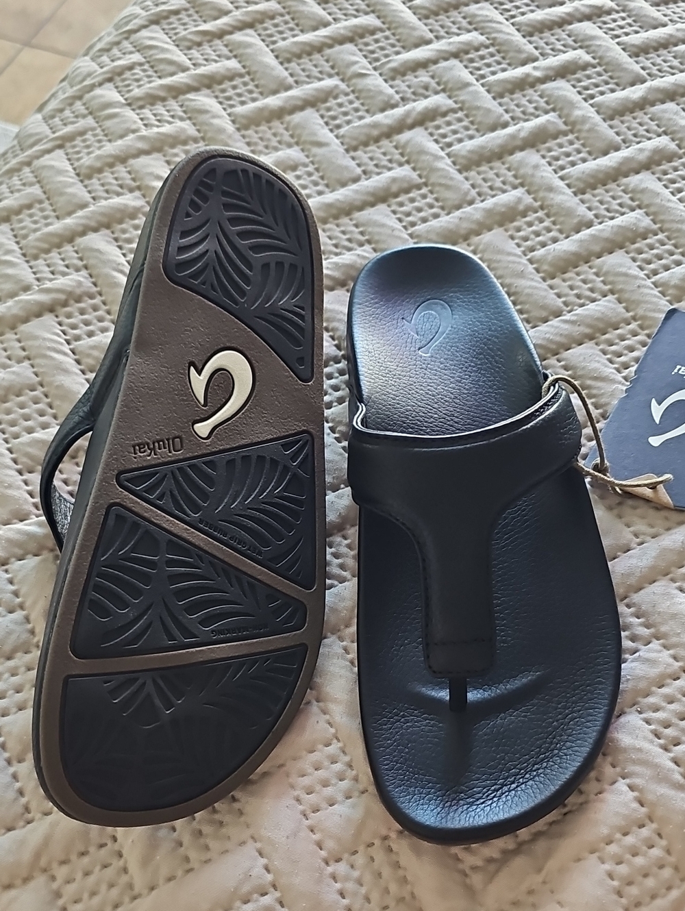OluKai Women’s Black Leather Toe-Post Sandals with Cushioned Footbed